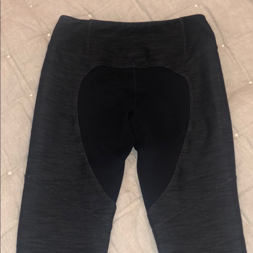 LULULEMON RARE LEGGINGS, SIZE 6 - Picture 3 of 6